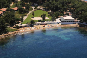 Гостиница Rainbow Bay Ozdere Beach Hotel  Özdere Cumhuriye